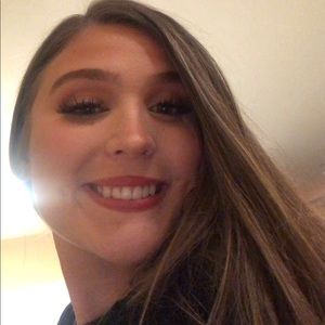 Meet your Posher, Abby